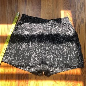 OUTDOOR VOICES SHORTS SIZE SMALL